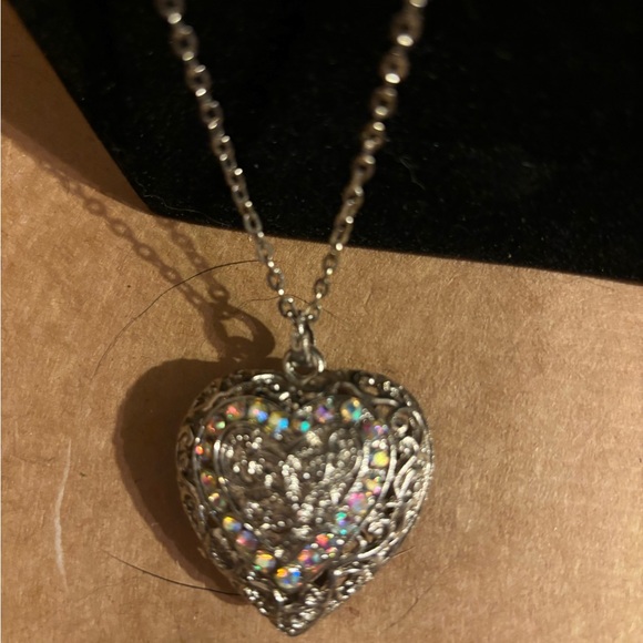 Necklace - Picture 2 of 3